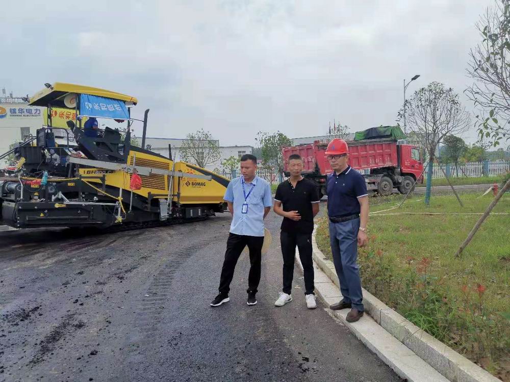 建設(shè)精品工程，鑄就行業(yè)名片，集團(tuán)董事長(zhǎng)孔德穩(wěn)蒞臨舜宇光學(xué)路面工程檢查指導(dǎo)工作