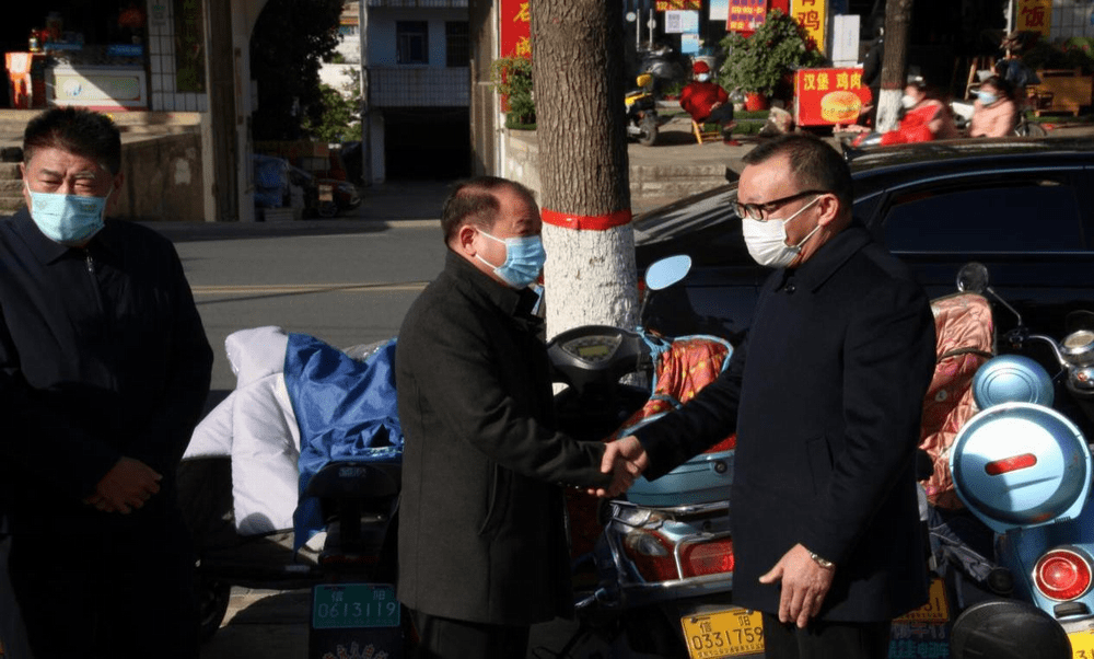 平橋區(qū)代區(qū)長劉慶東蒞臨永和大廈建設(shè)項(xiàng)目現(xiàn)場調(diào)研指導(dǎo)