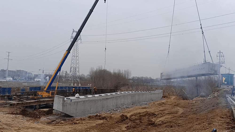 最新進展！天佑大道南延工程大橋開始架梁了！